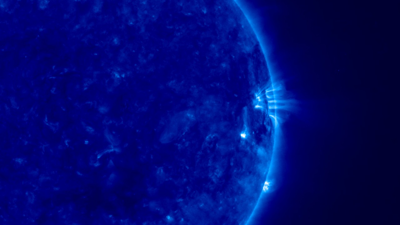 Closeup color view for active region.  This movie has no offset between left and right eye to make it more suitable for larger displays such as large-screen displays or video projection.