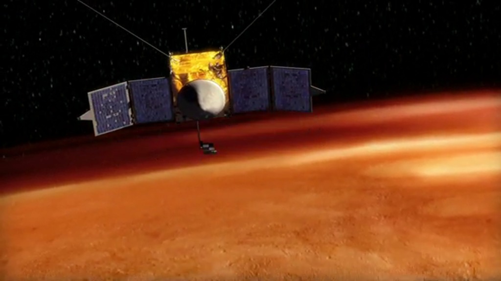 Beauty pass animation of the MAVEN spacecraft as it orbits Mars.