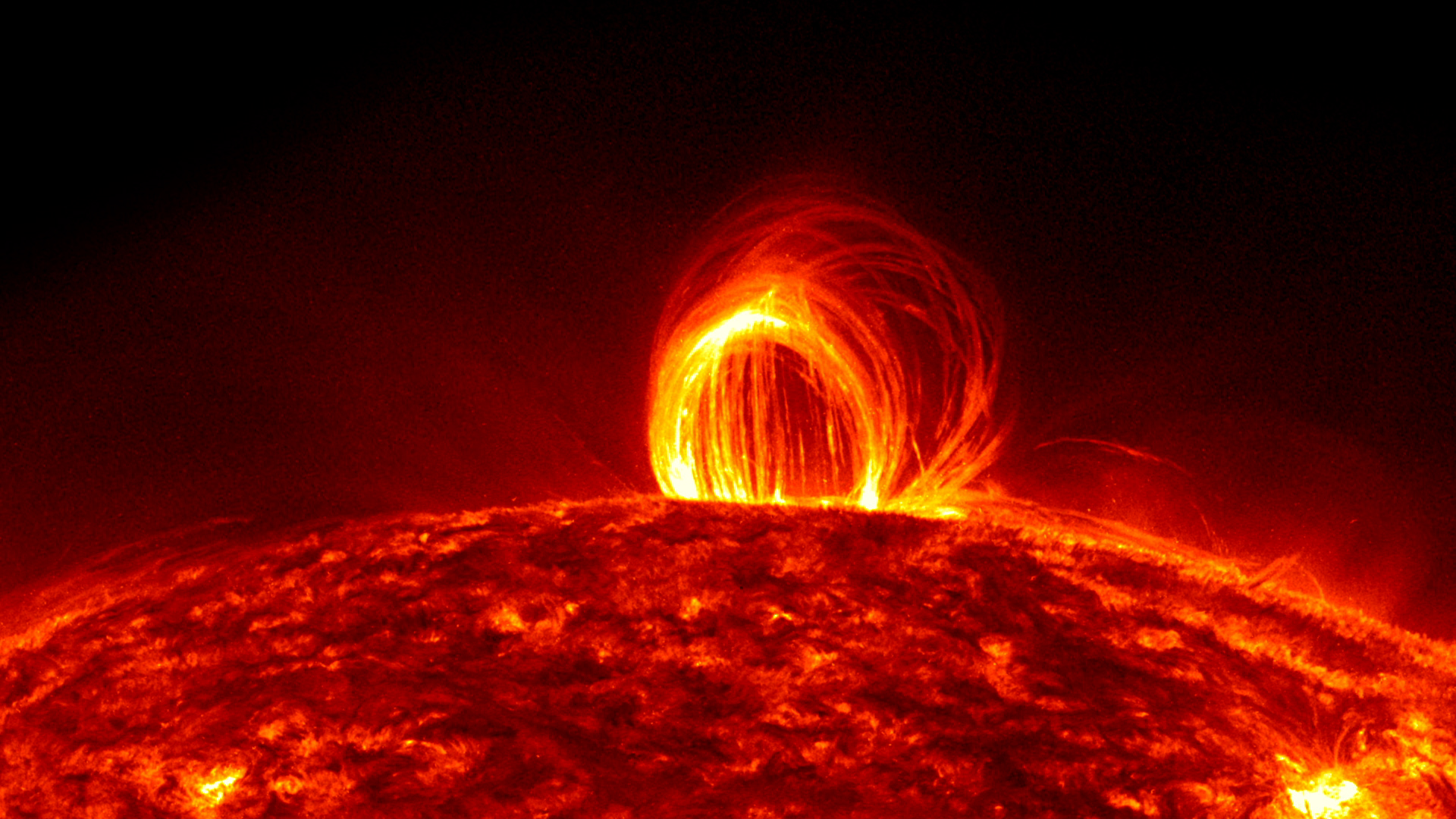 A NASA spacecraft records a plasma downpour in ultra HD.