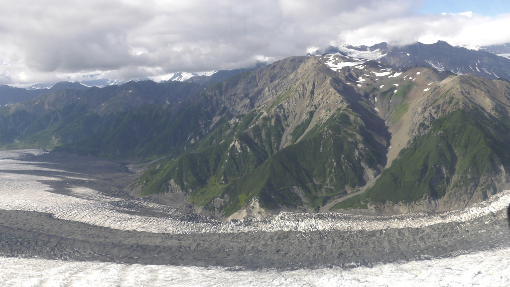 4K B-roll footage of scenics filmed during the 2018 Alaska Operation IceBridge campaign. NOTE: The audio on this clip varies widely and includes loud aircraft noise. We advise turning down/off sound when previewing this item.