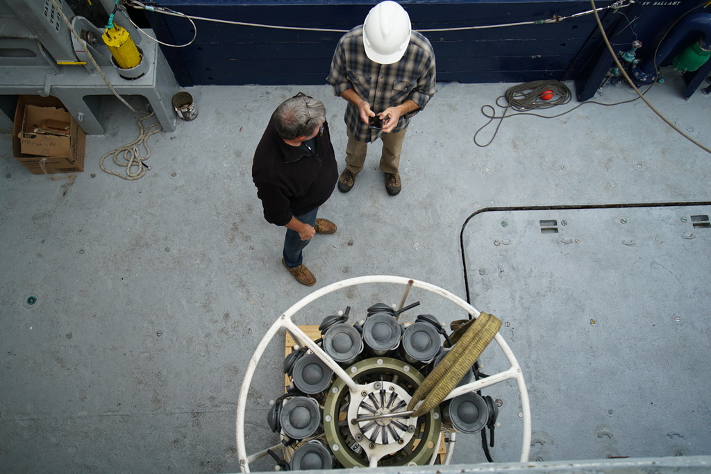 Crew and scientists on board the Bold Horizon work together to streamline the ship's mobilzation. 