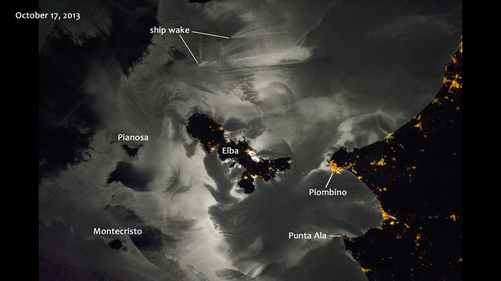 Monglint and ship wakes in the Mediterranean